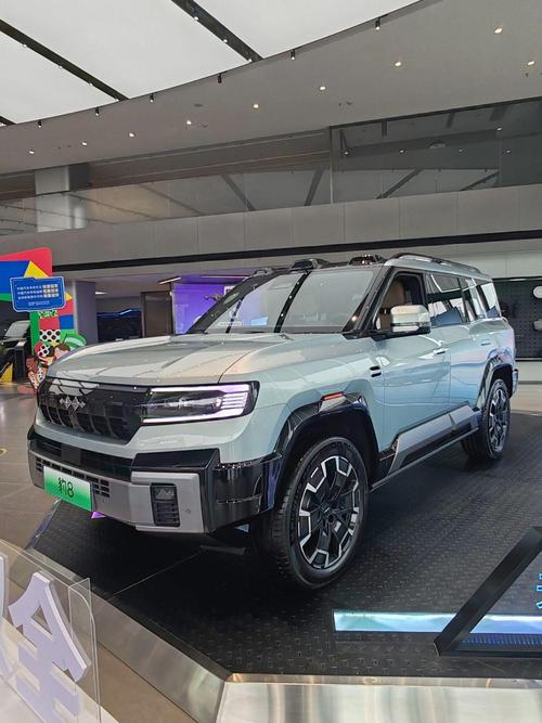 重庆241比亚迪方程豹硬派越野的爆款，英菲尼迪35周年与你共成长